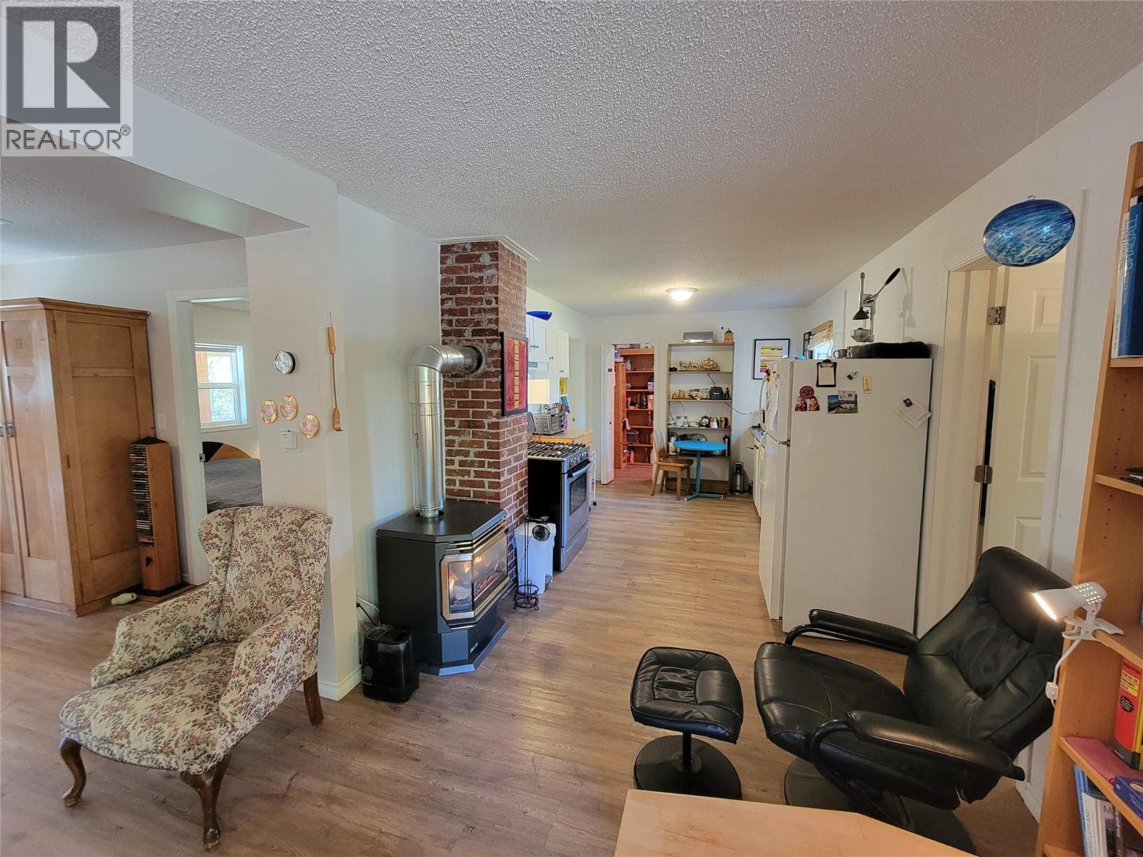 2626 Highway 3, Keremeos