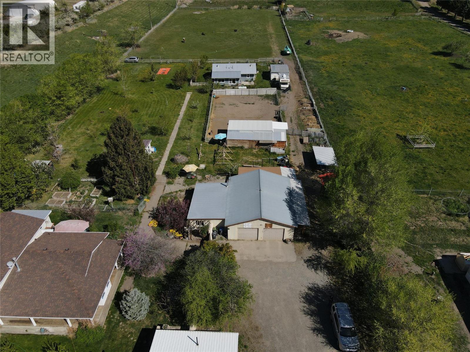 2626 Highway 3, Keremeos