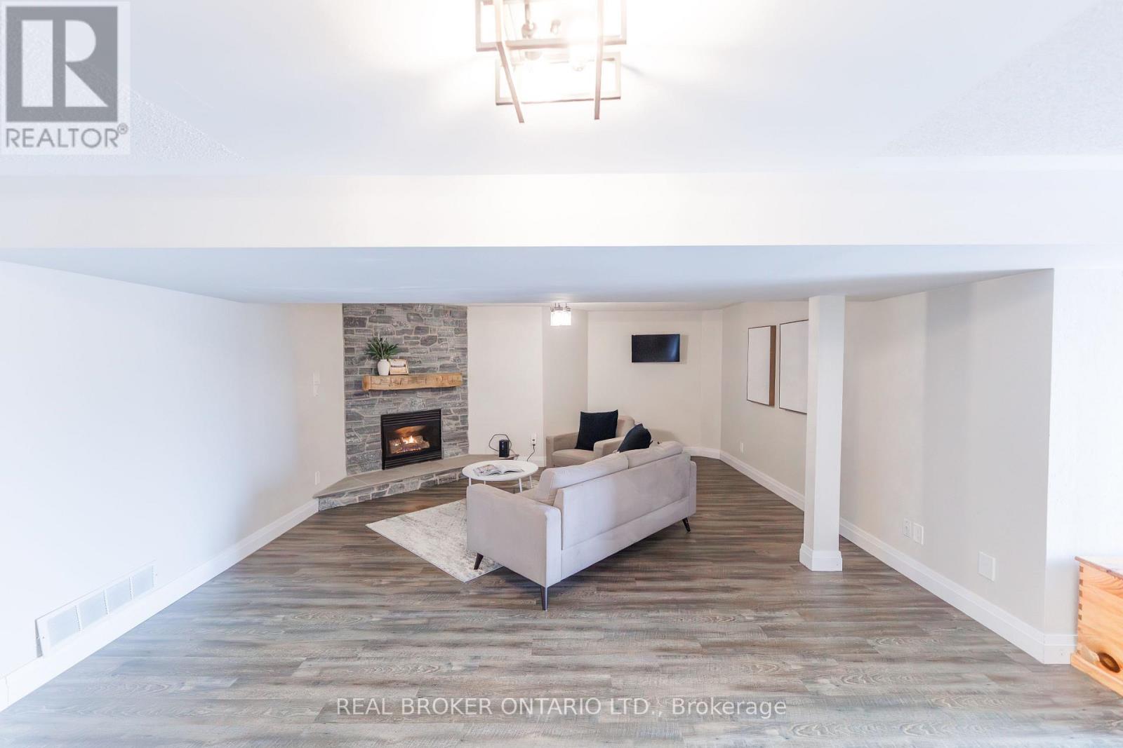 1391 SUTHERLAND DRIVE - 30