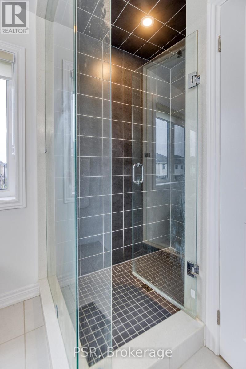 275 REA DRIVE - 29