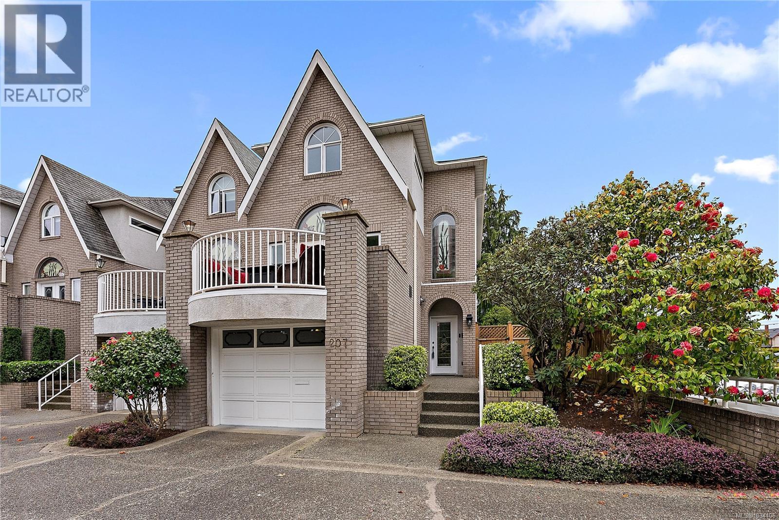  207 Quebec Street, Victoria