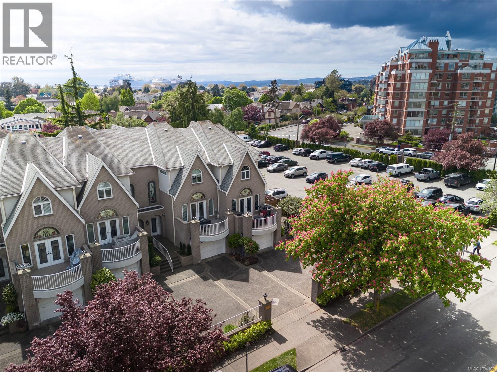  207 Quebec Street, Victoria