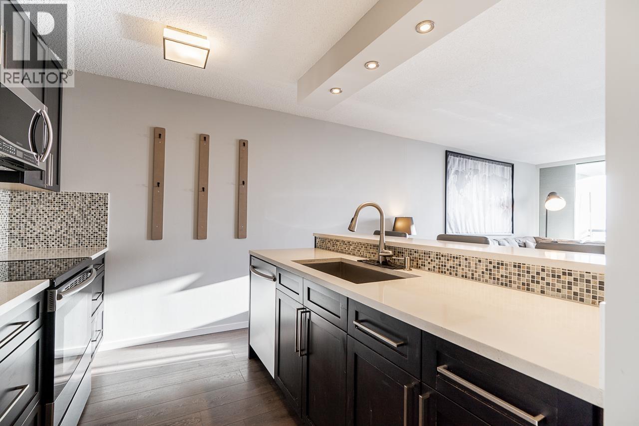 2101 9521 CARDSTON COURT — photo 3