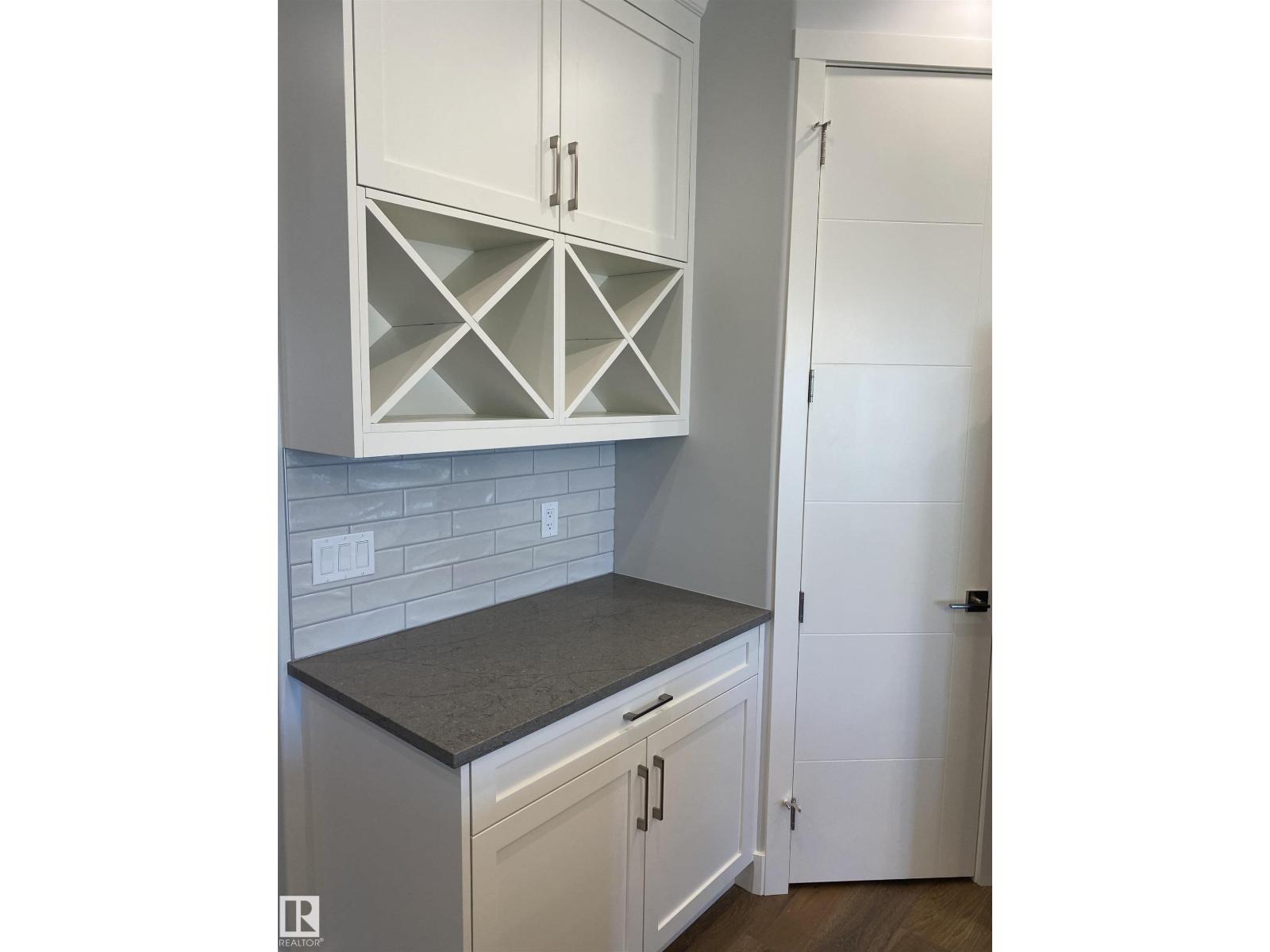 9515 75 AV NW, Edmonton