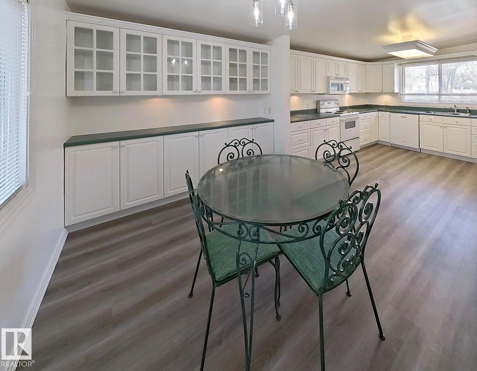 9624 75 ST NW - 13