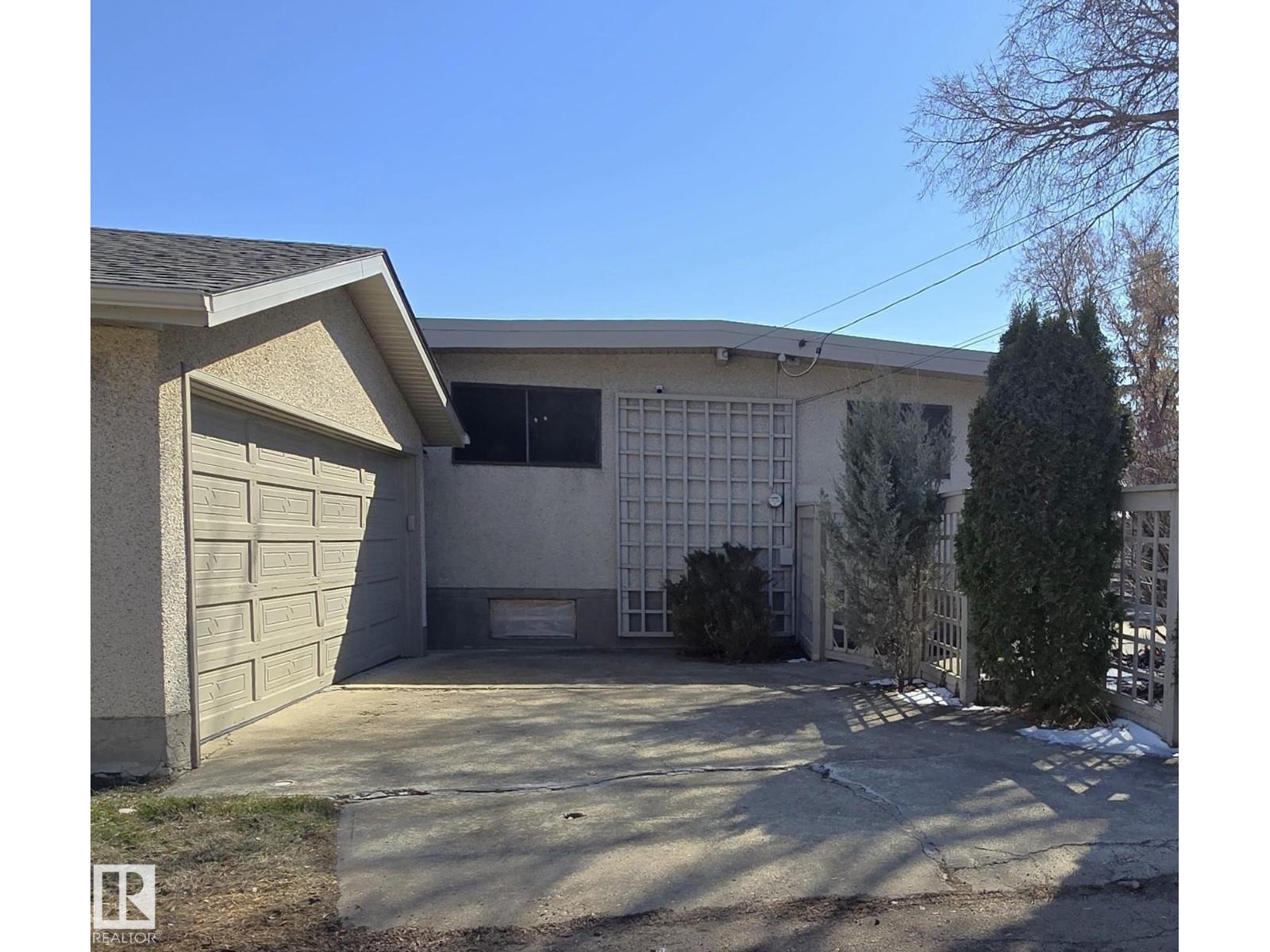 9624 75 ST NW - 27