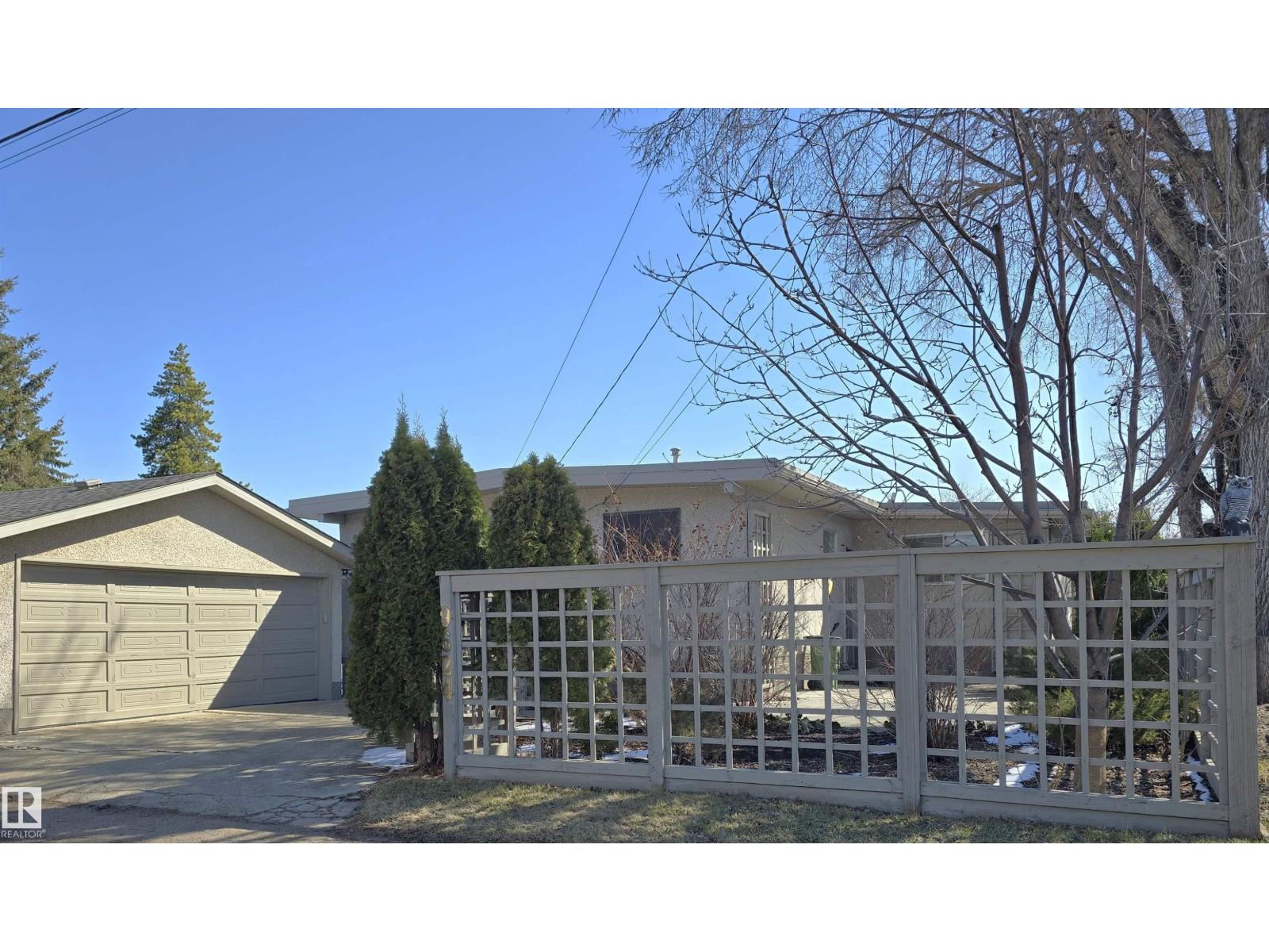 9624 75 ST NW - 28