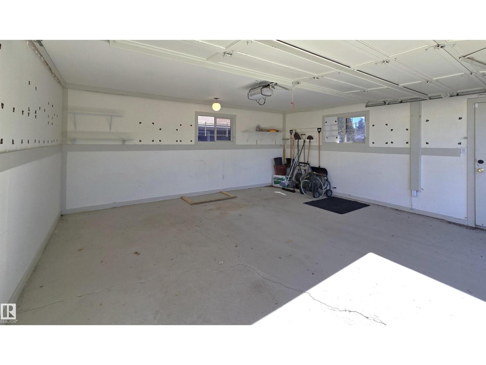 9624 75 ST NW - 34