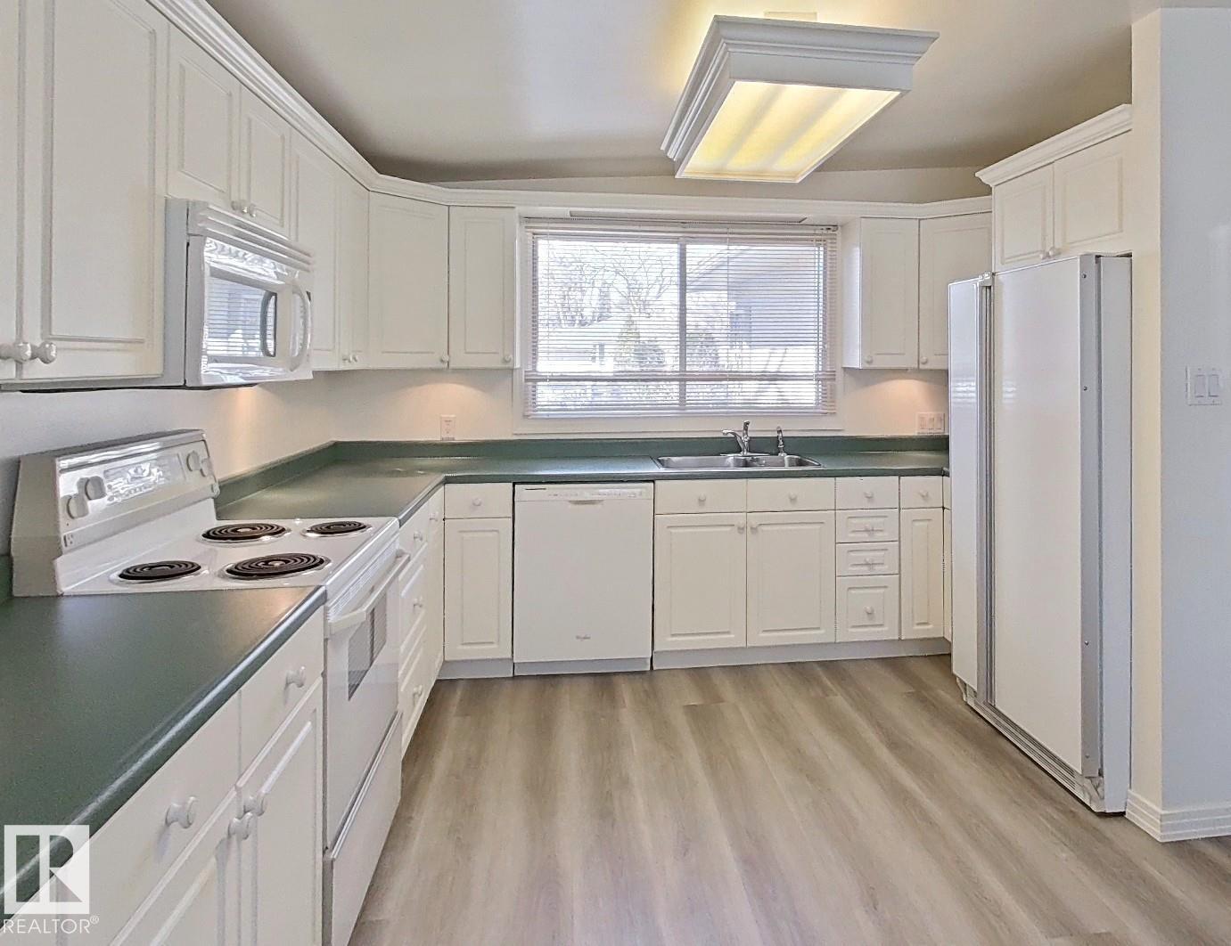 9624 75 ST NW - 9