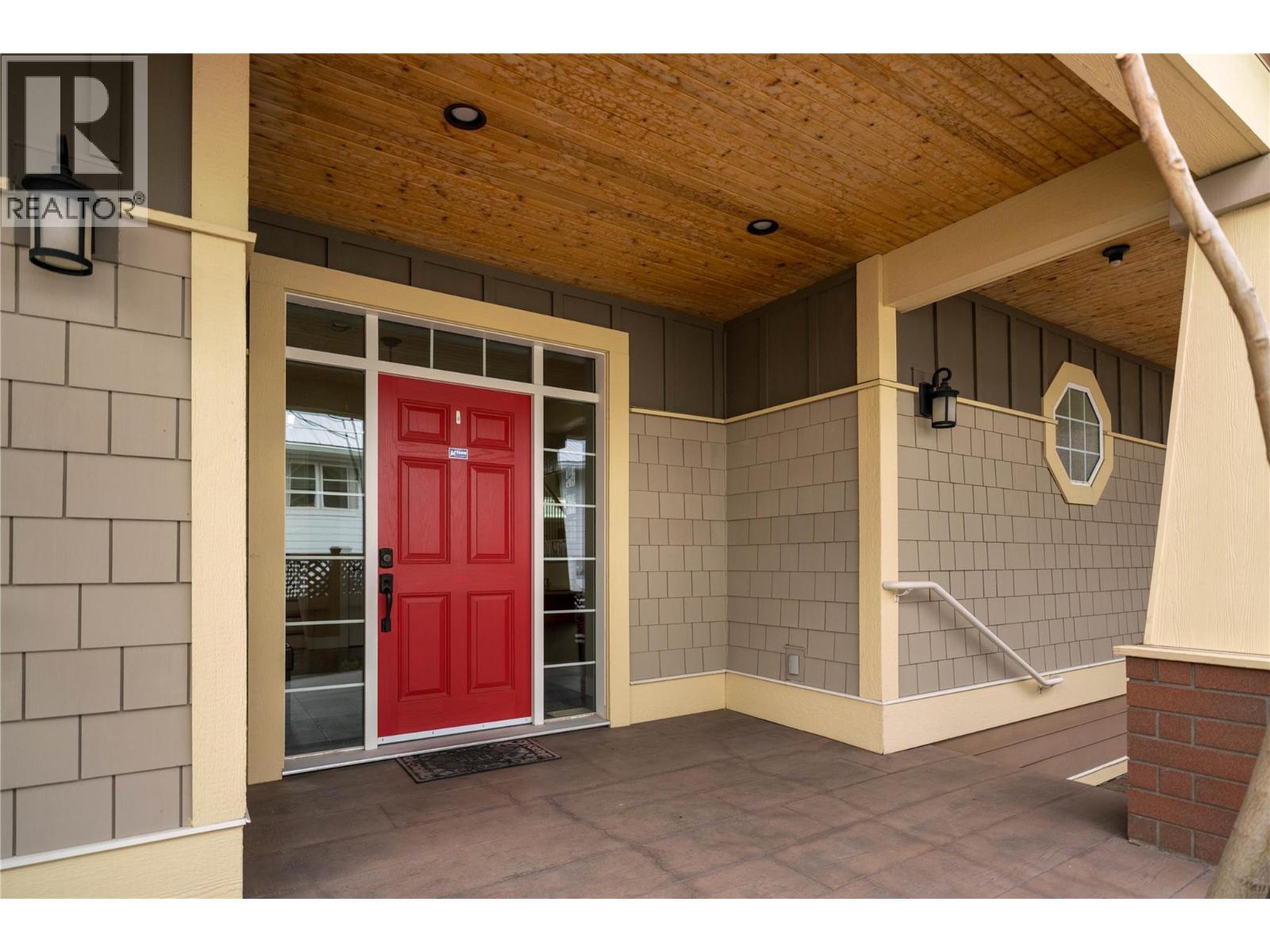  451 Cadder Avenue, Kelowna