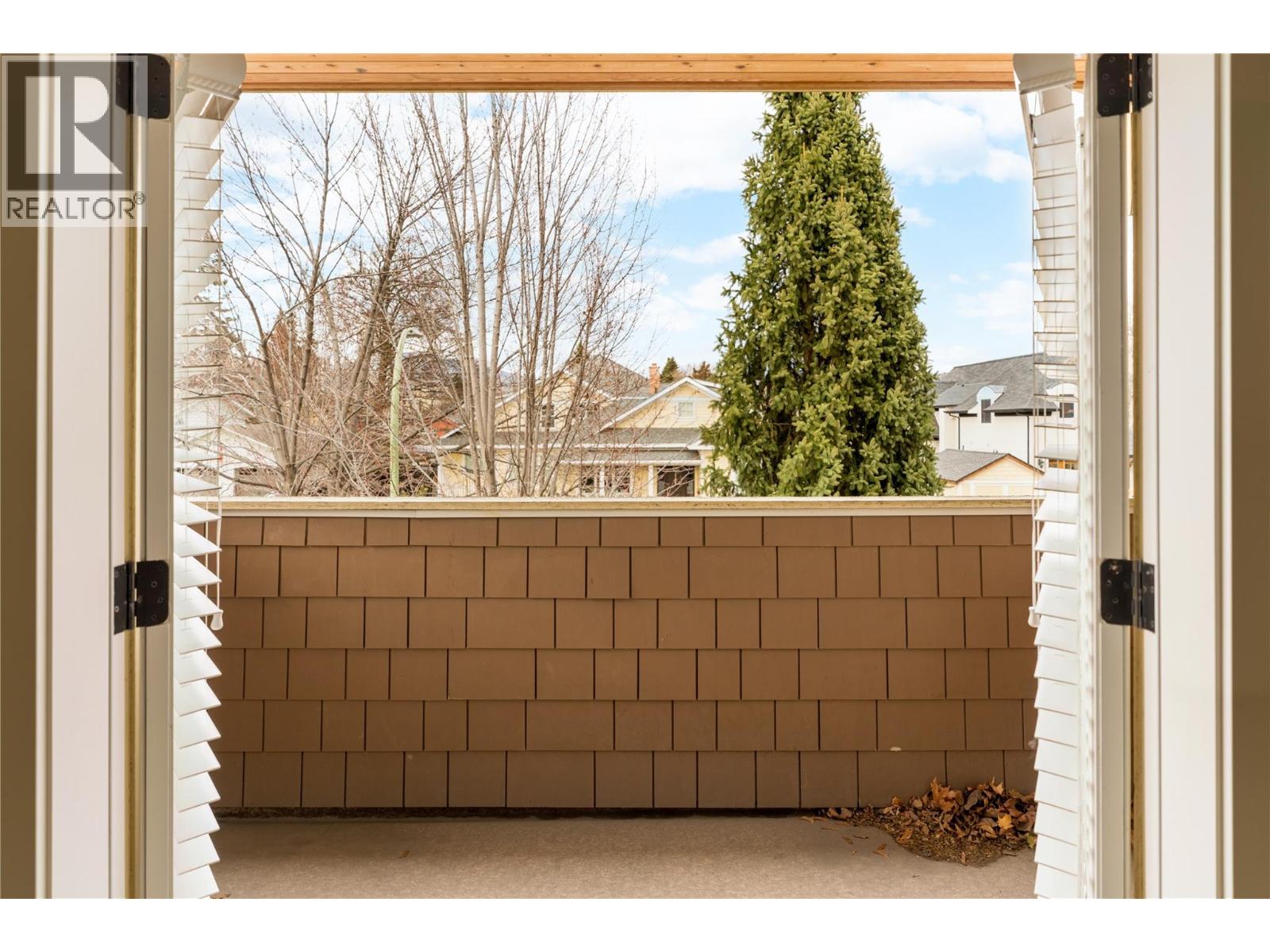  451 Cadder Avenue, Kelowna