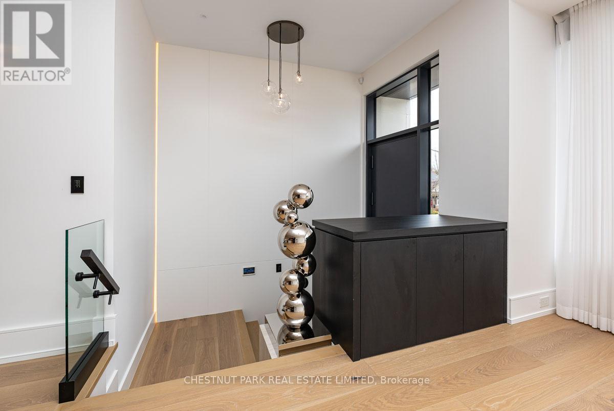 232 SNOWDON AVENUE - 3