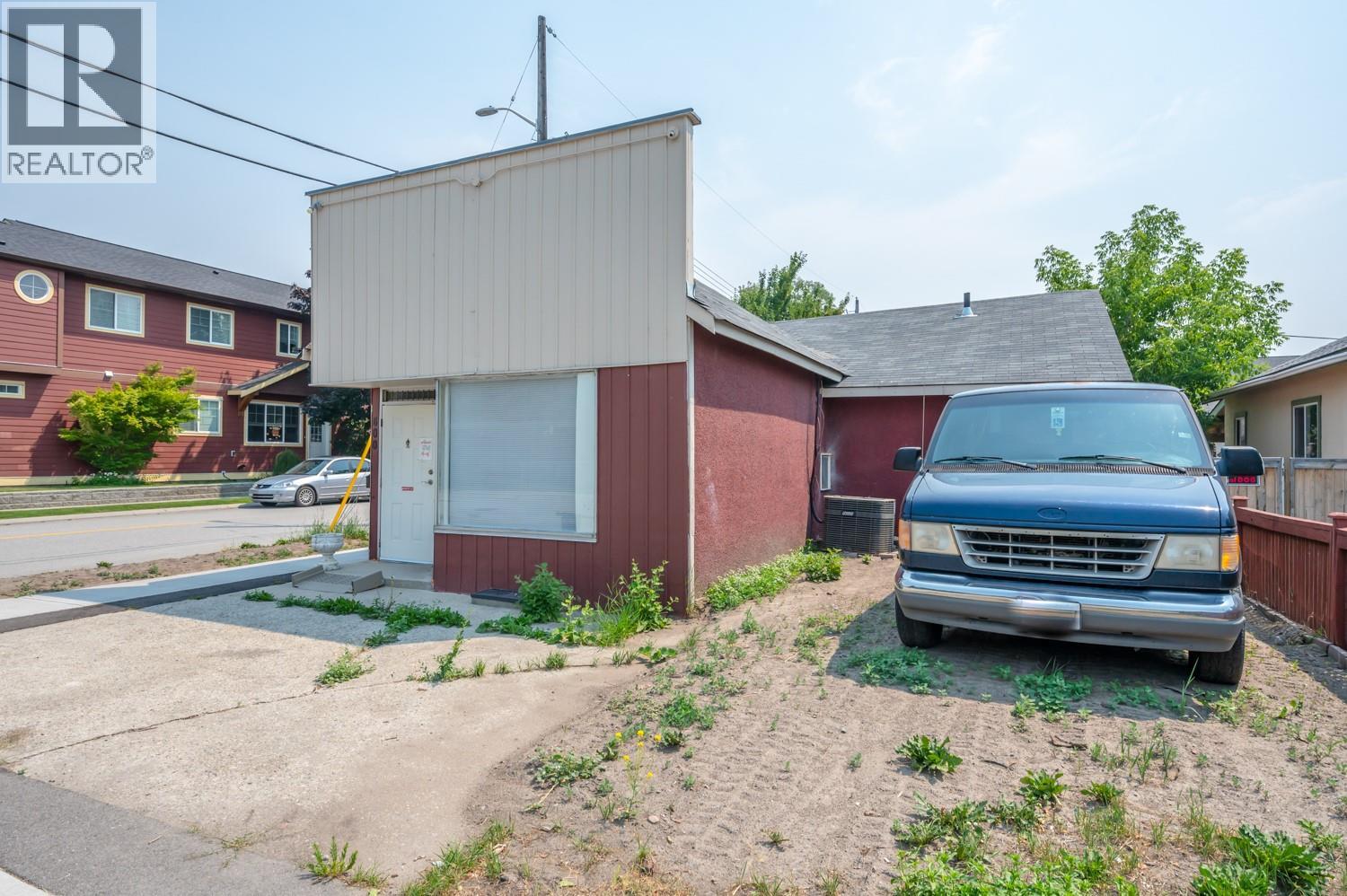 600 WADE Avenue W - 2
