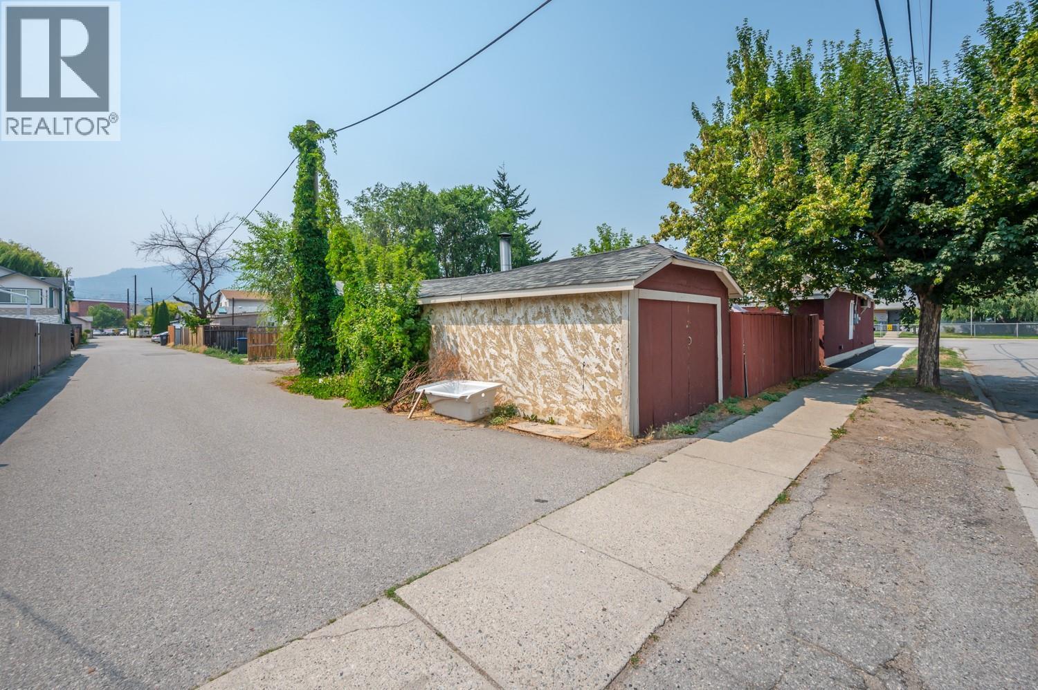 600 WADE Avenue W - 21