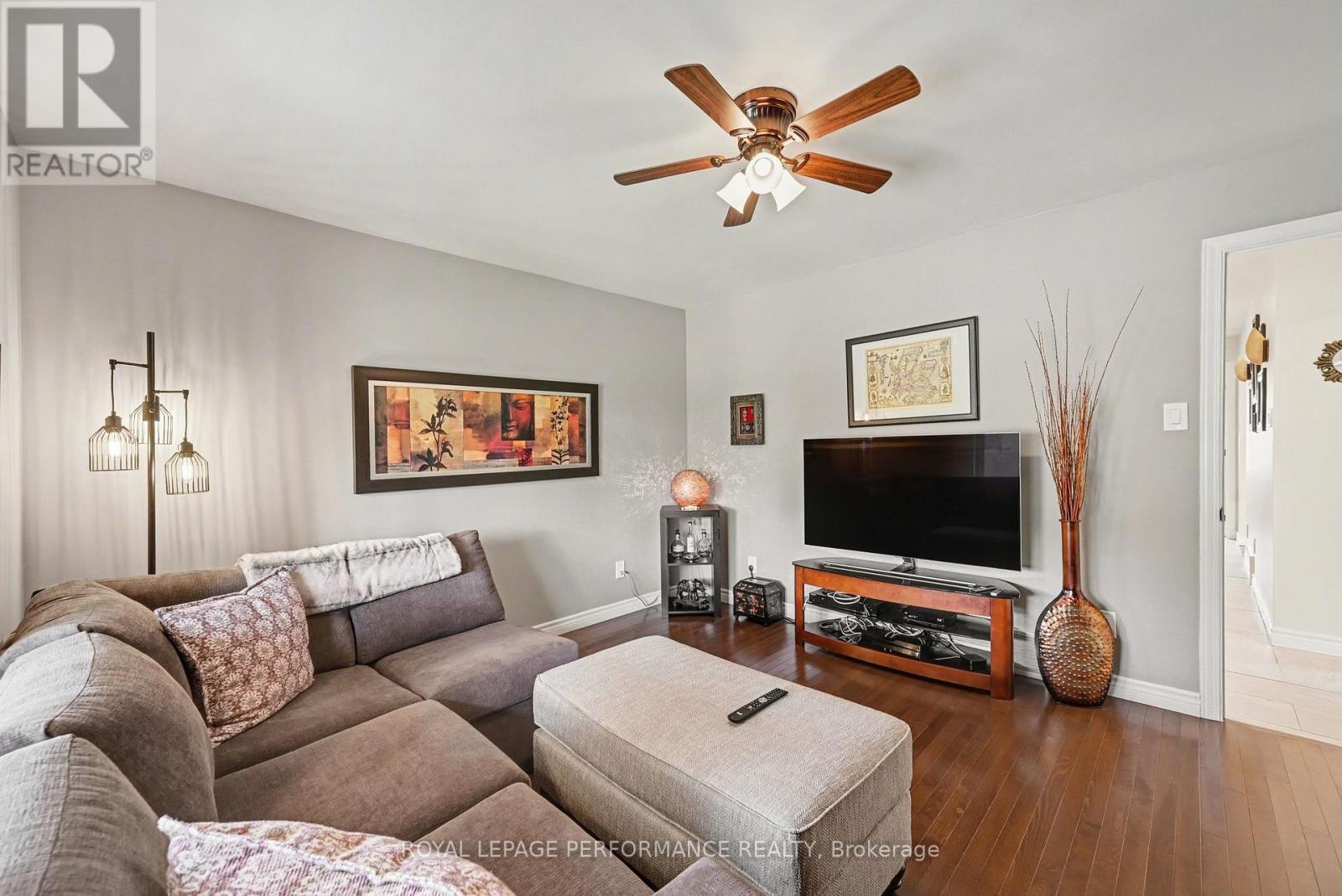 855 KENYON CRESCENT — photo 19