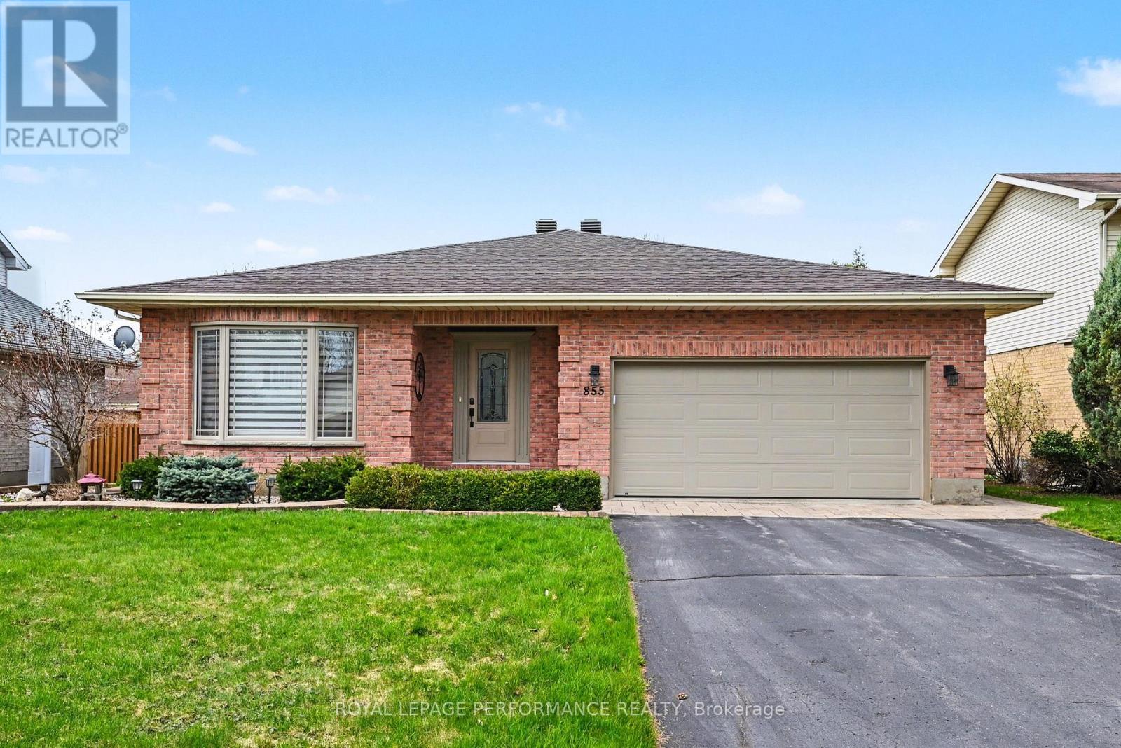 855 KENYON CRESCENT - photo 2