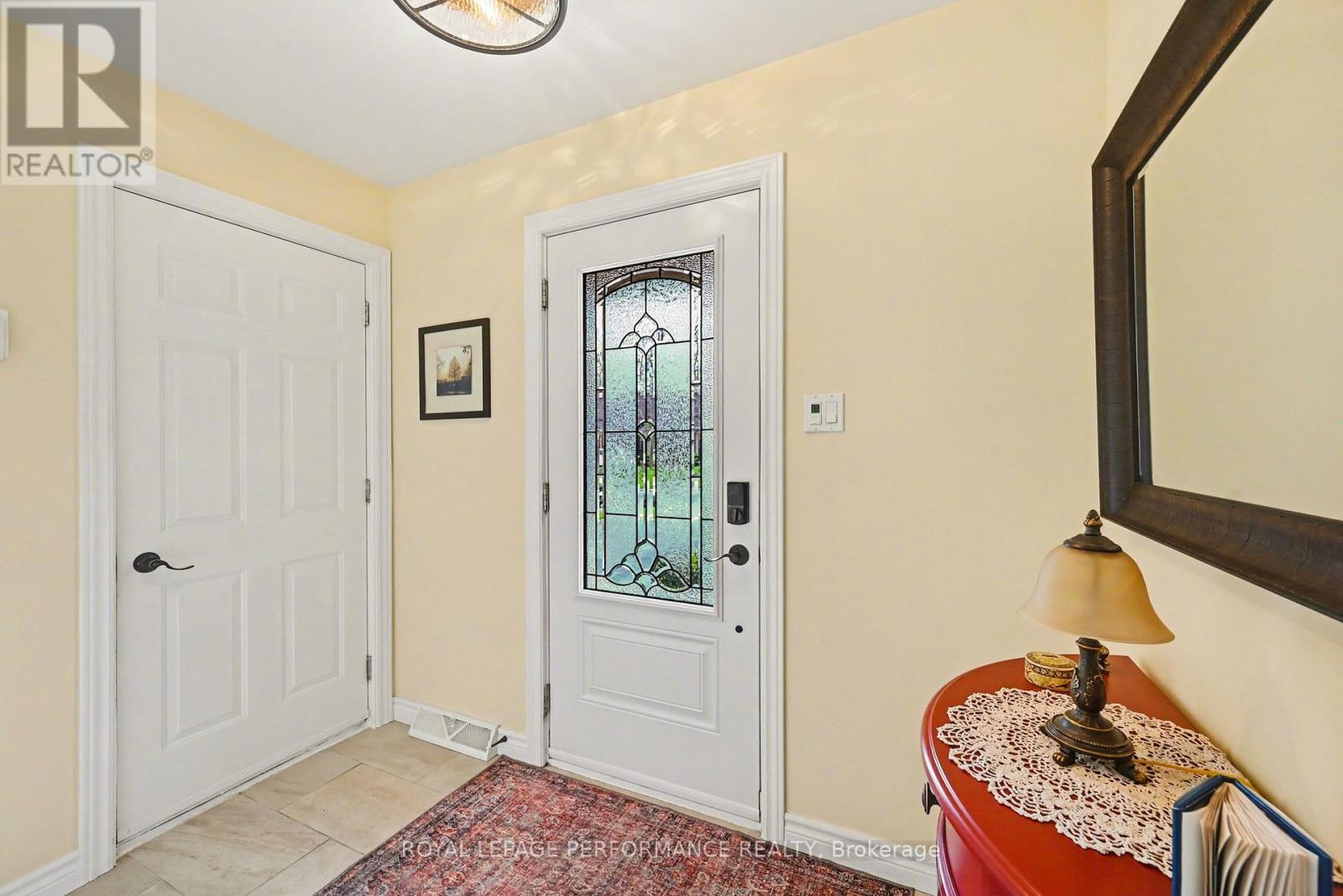 855 KENYON CRESCENT - photo 4