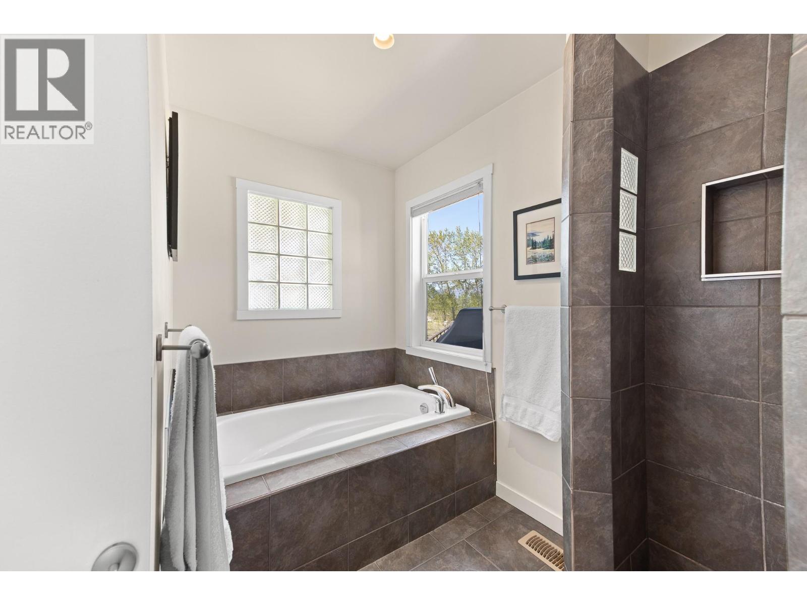  3990 June Springs Road, Kelowna