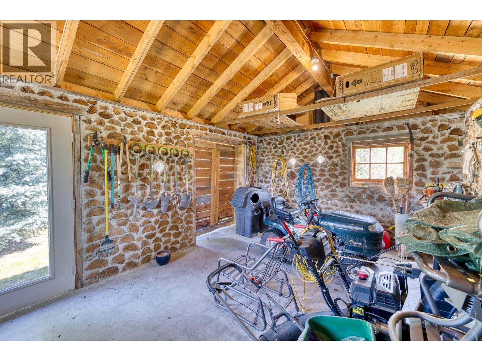  3990 June Springs Road, Kelowna