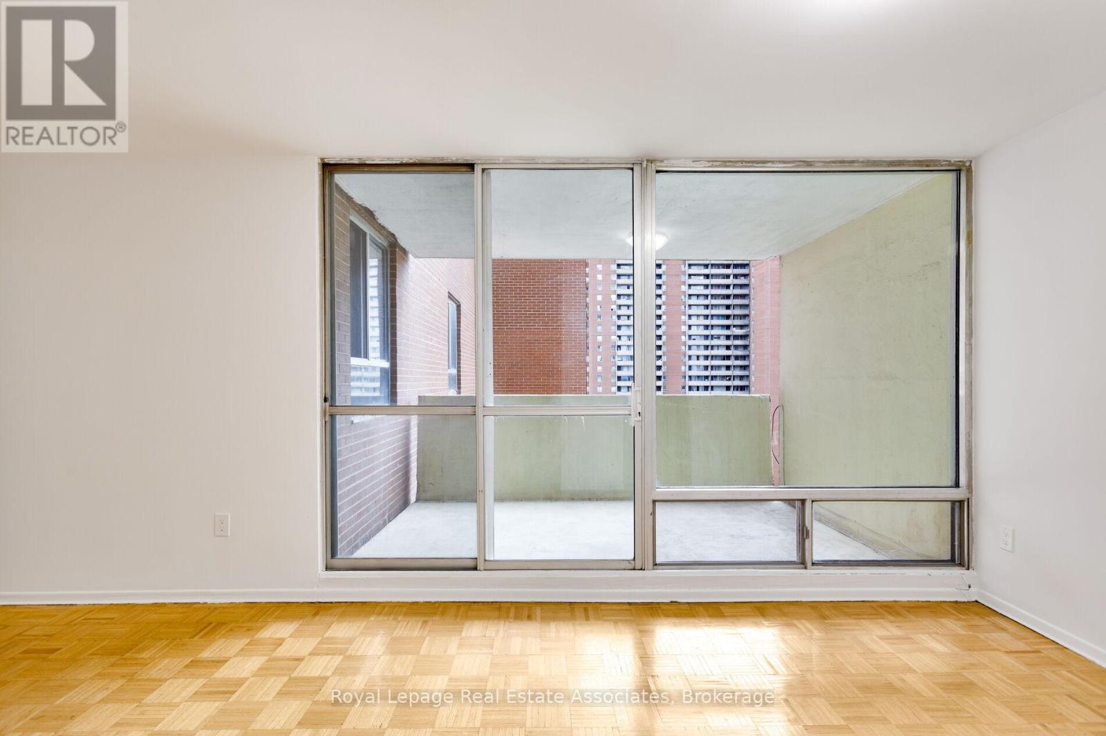 #1710 5 MASSEY SQUARE - 17