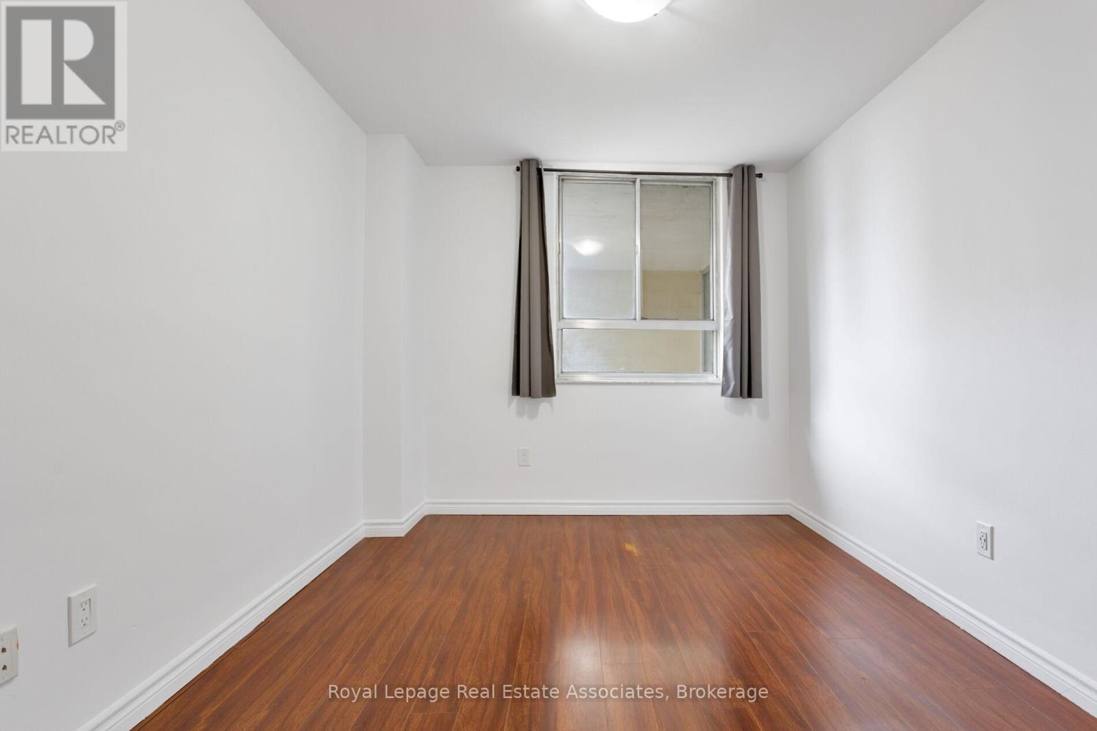 #1710 5 MASSEY SQUARE - 25