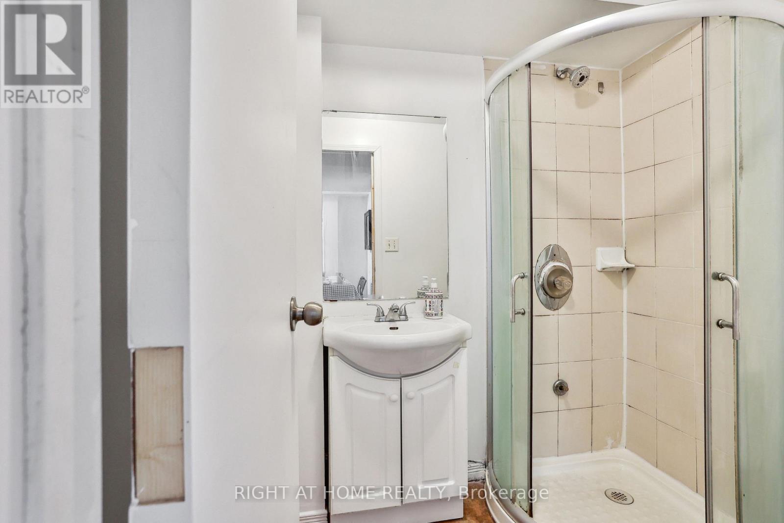 3 HERZBERG GARDENS - 21