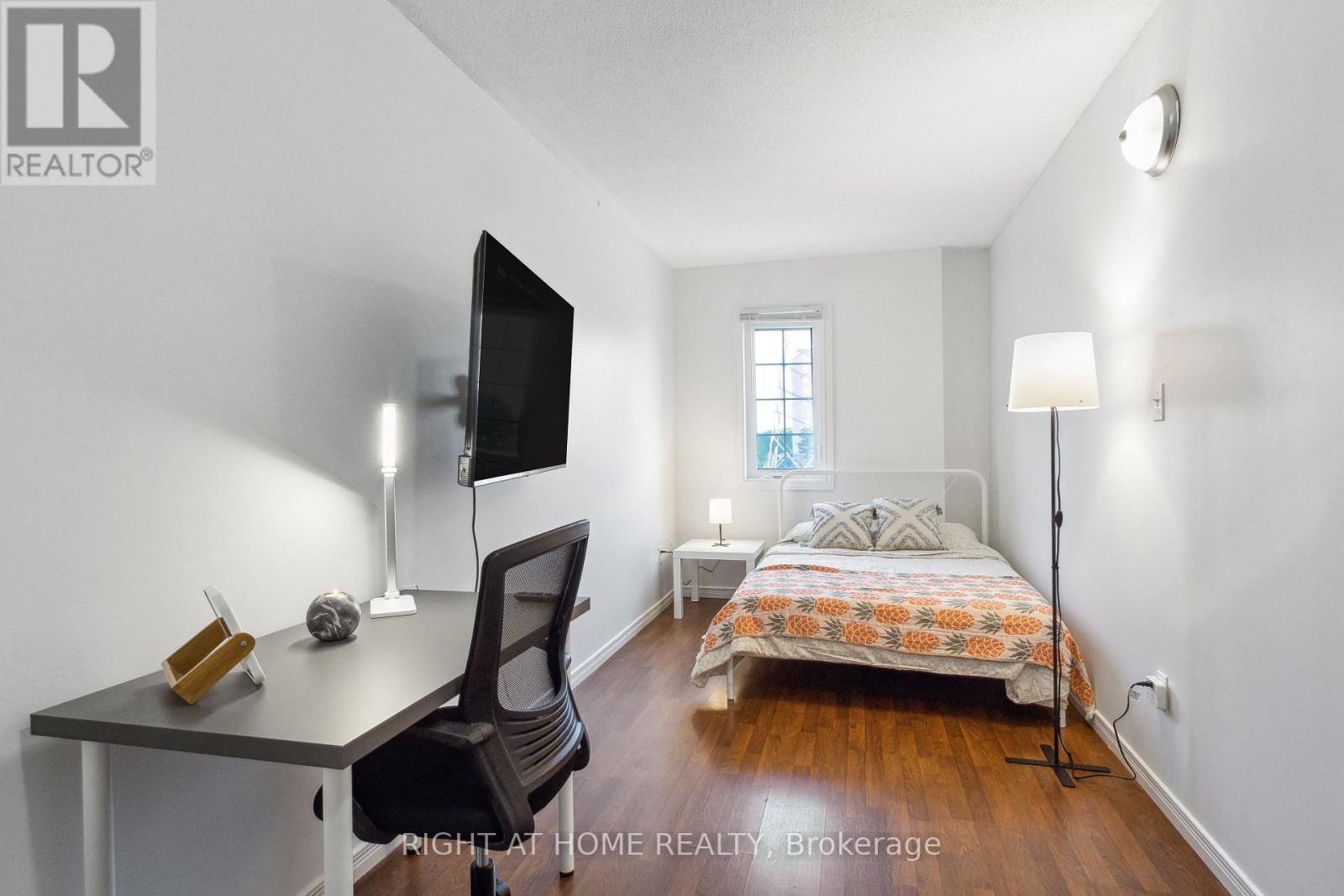 3 HERZBERG GARDENS - 14