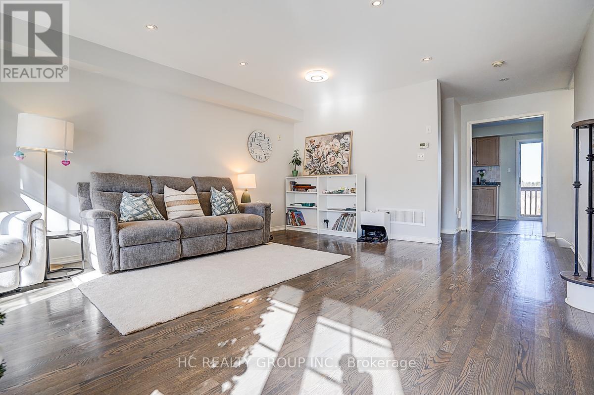 20 PRINCE CHARLES WAY - 20