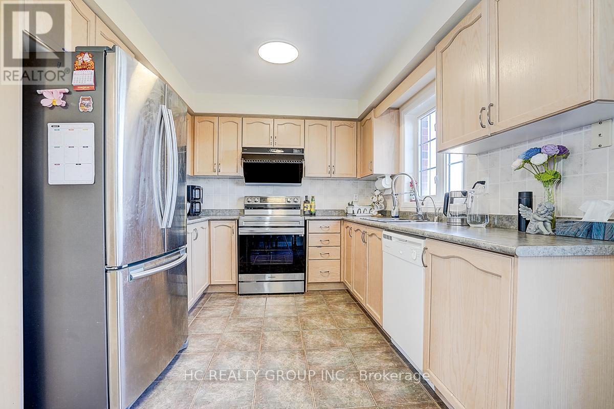 20 PRINCE CHARLES WAY - 24
