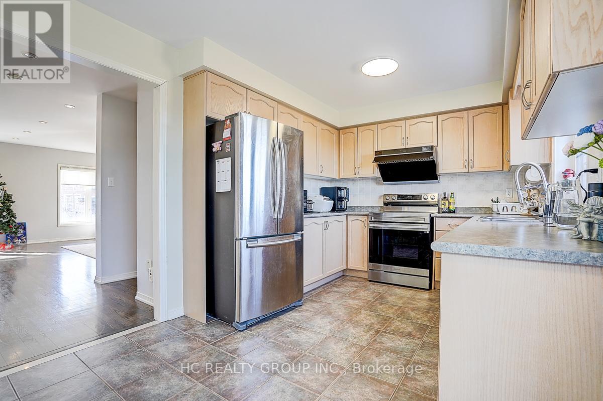 20 PRINCE CHARLES WAY - 25