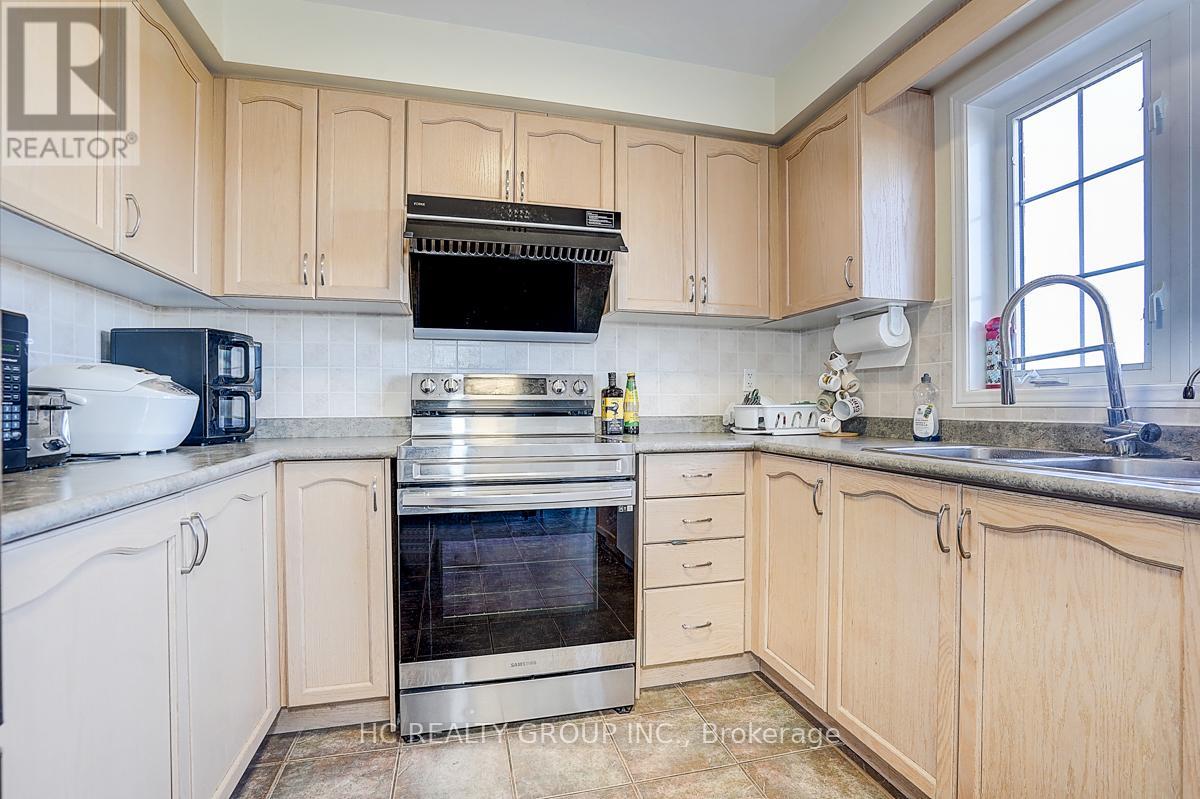 20 PRINCE CHARLES WAY - 26