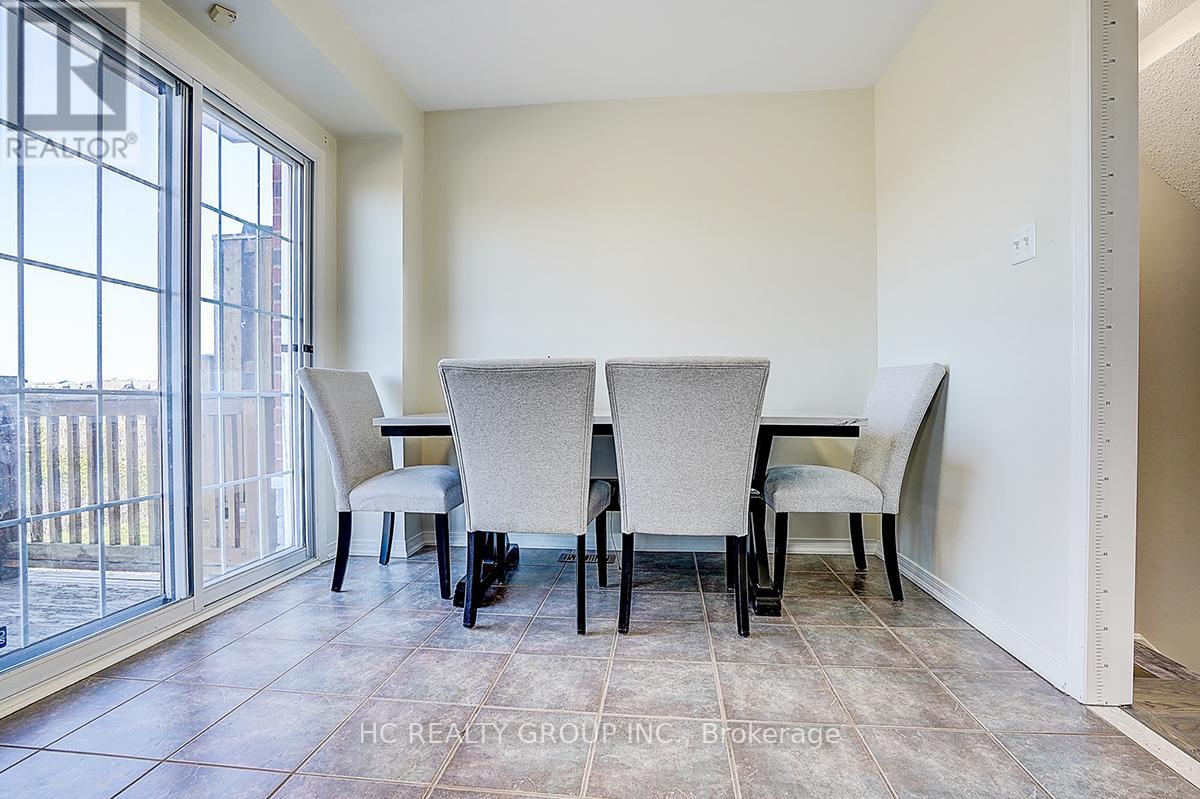 20 PRINCE CHARLES WAY - 27