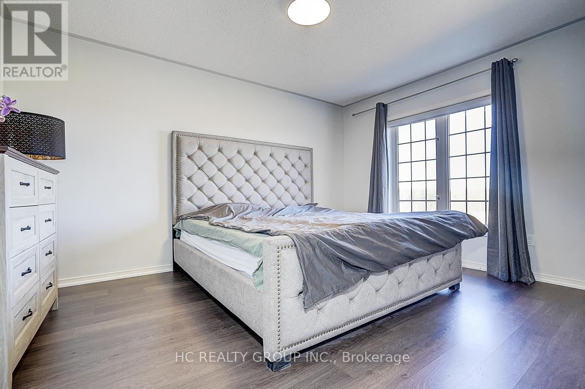 20 PRINCE CHARLES WAY - 30
