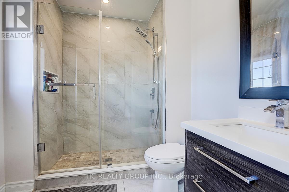20 PRINCE CHARLES WAY - 35