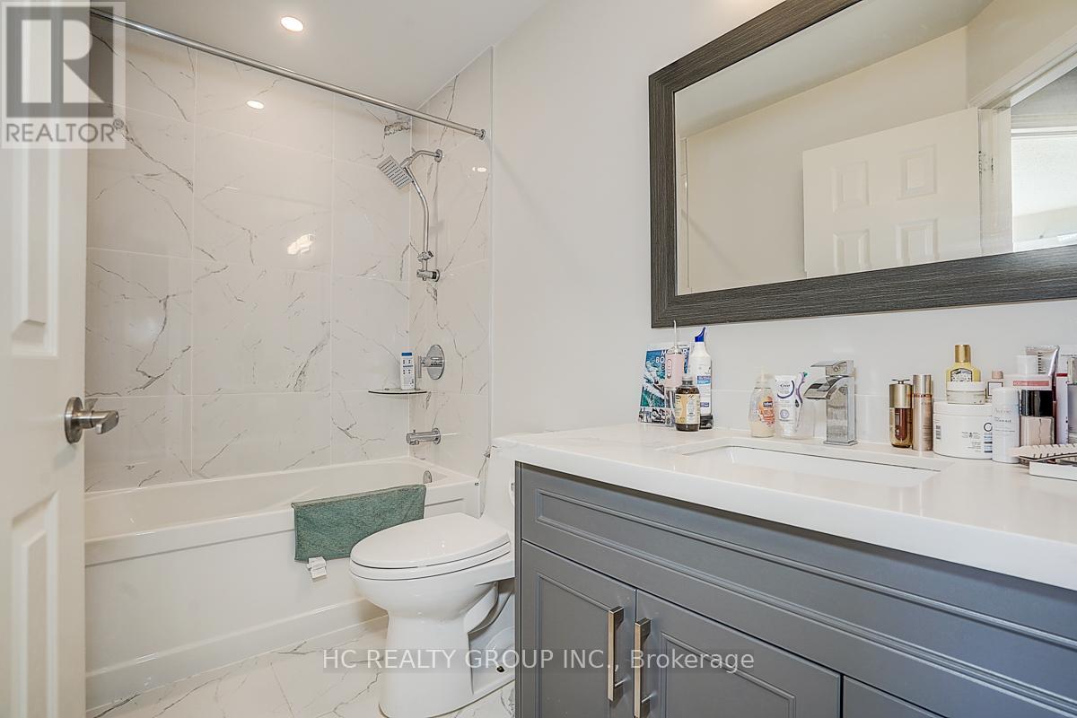 20 PRINCE CHARLES WAY - 36