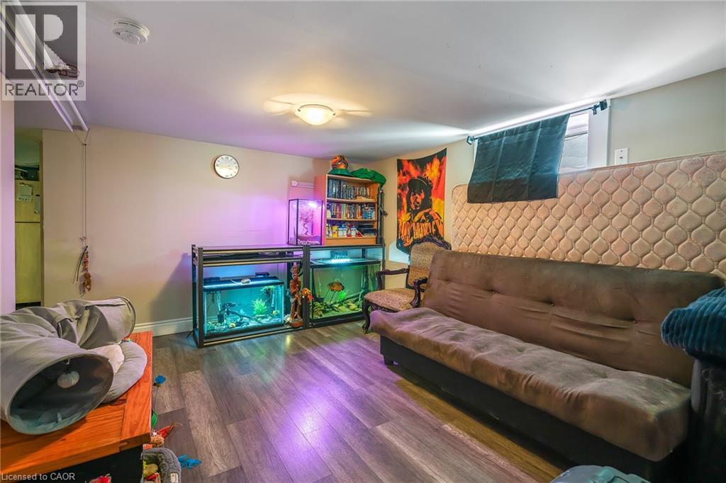 15 DELAWARE Street, St. Catharines, Ontario, L2M5L9 — Photo 9