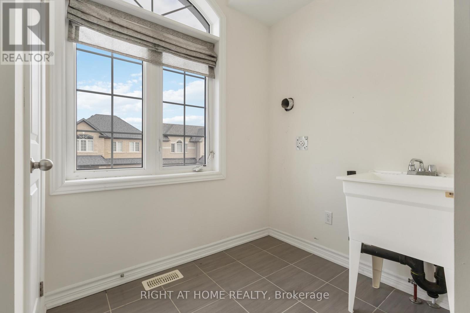 1111 SKYRIDGE BOULEVARD - 21