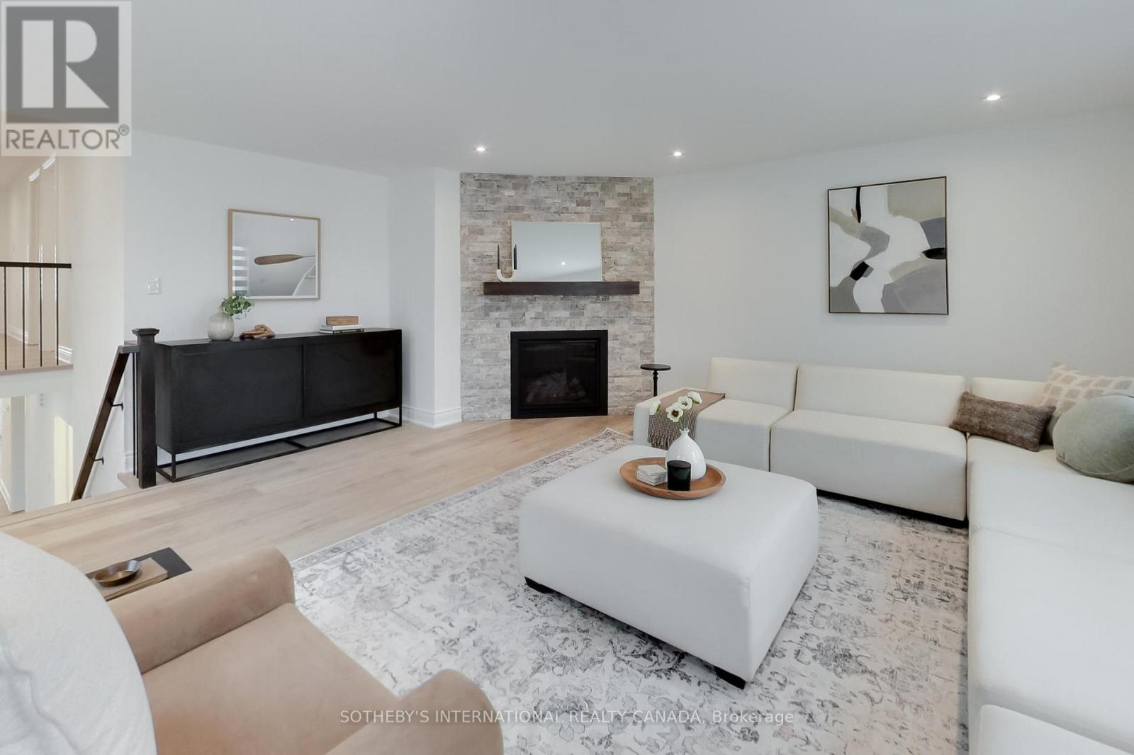 1124 LANSDOWN DRIVE - Image 2