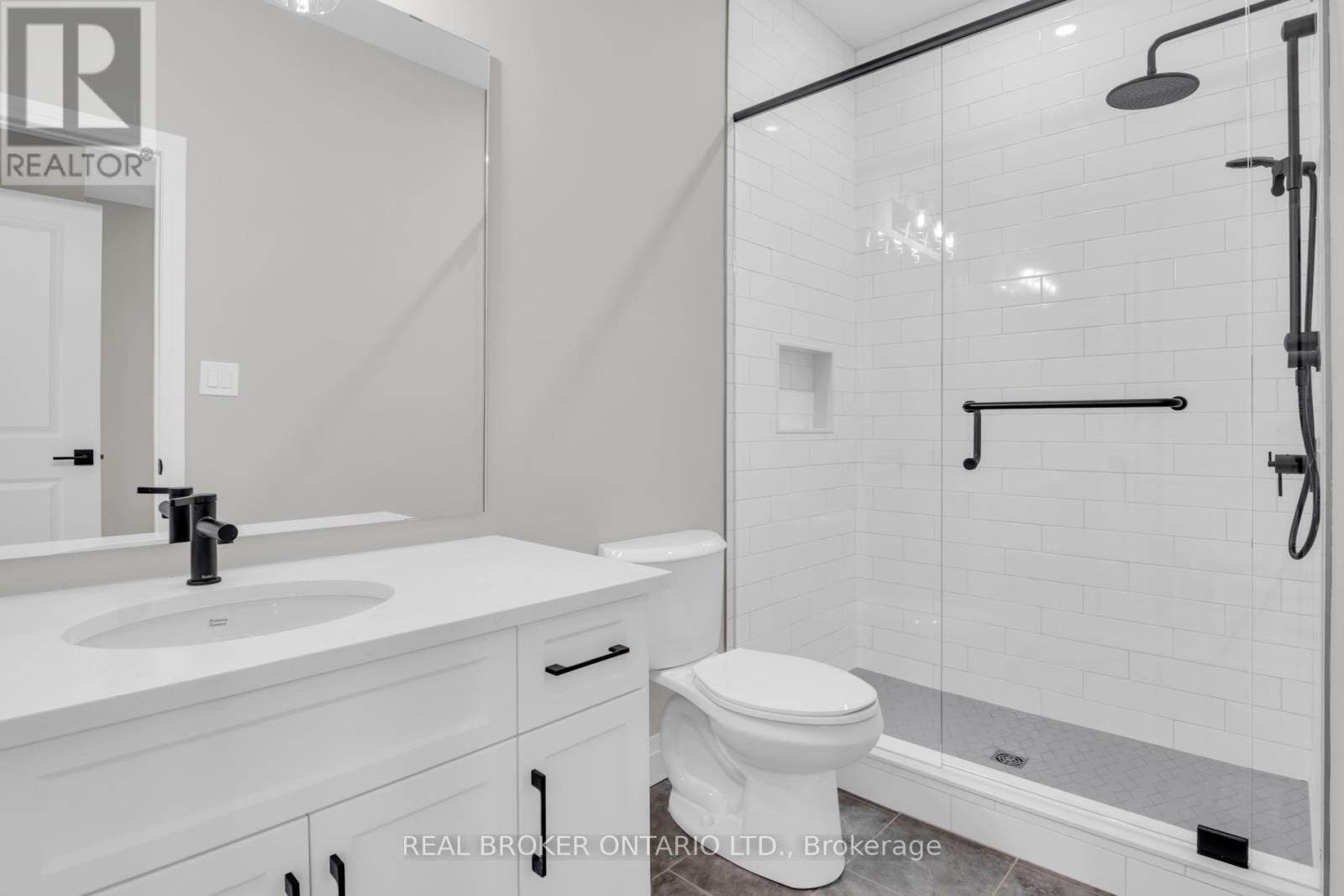 #27 29 WEYMOUTH STREET - 25