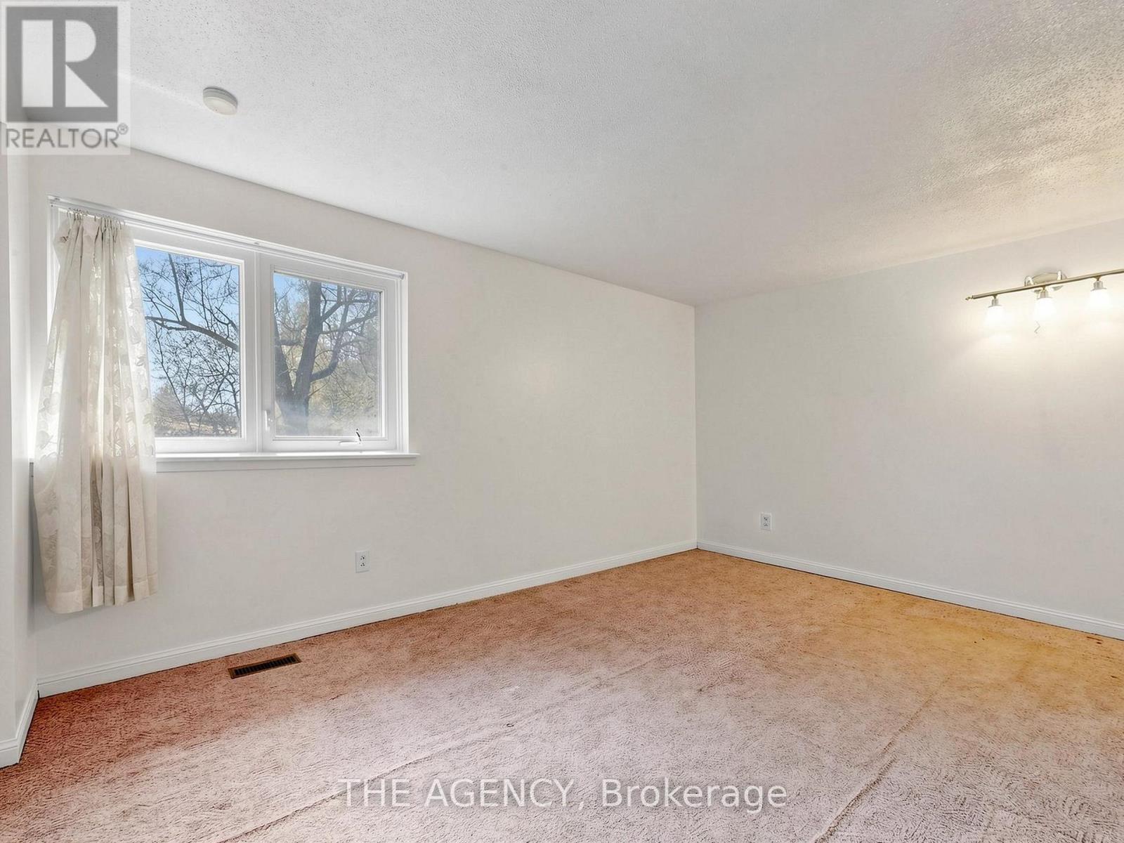 ##33 1559 ALBION ROAD - 11