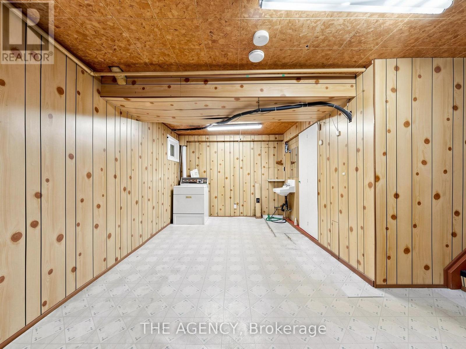 ##33 1559 ALBION ROAD - 18