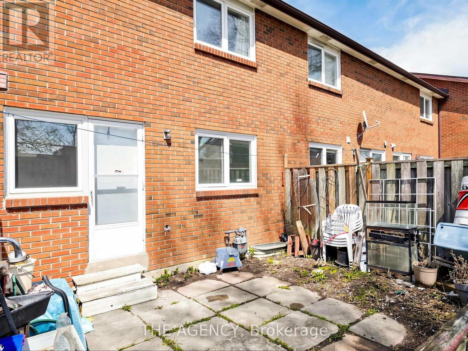 ##33 1559 ALBION ROAD - 21