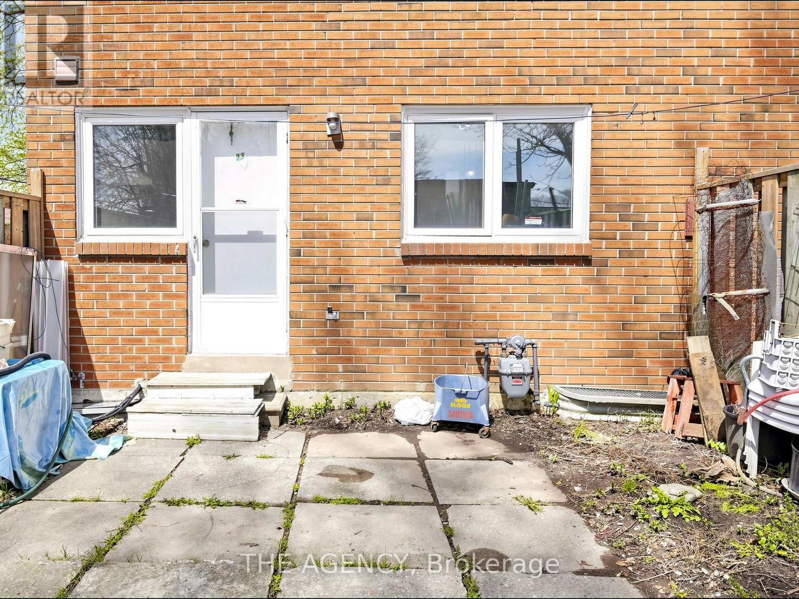 ##33 1559 ALBION ROAD - 22