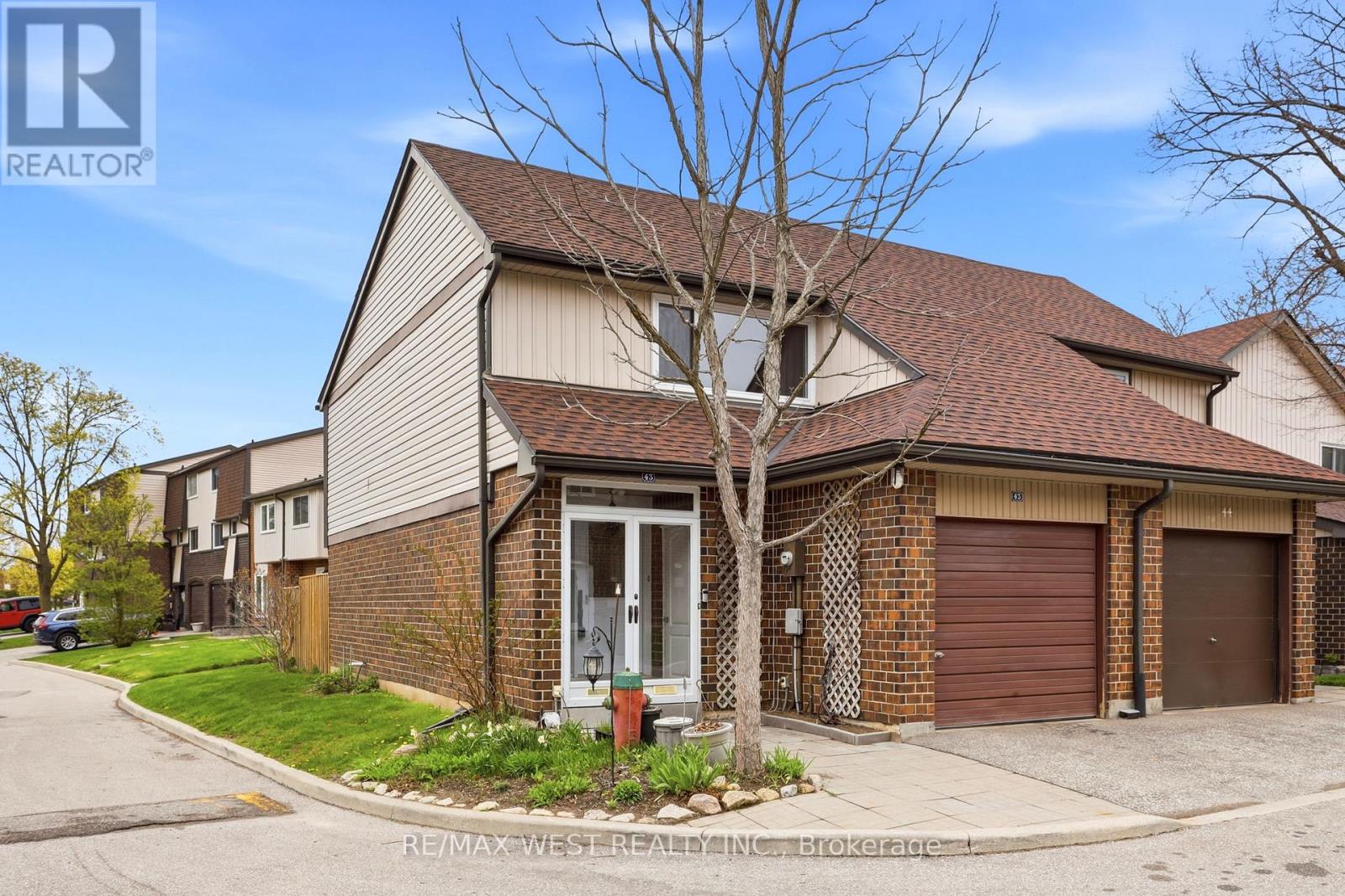 #43 318 LAURIER AVENUE - 1