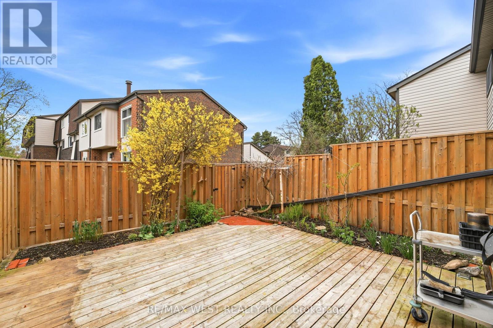 #43 318 LAURIER AVENUE - 10
