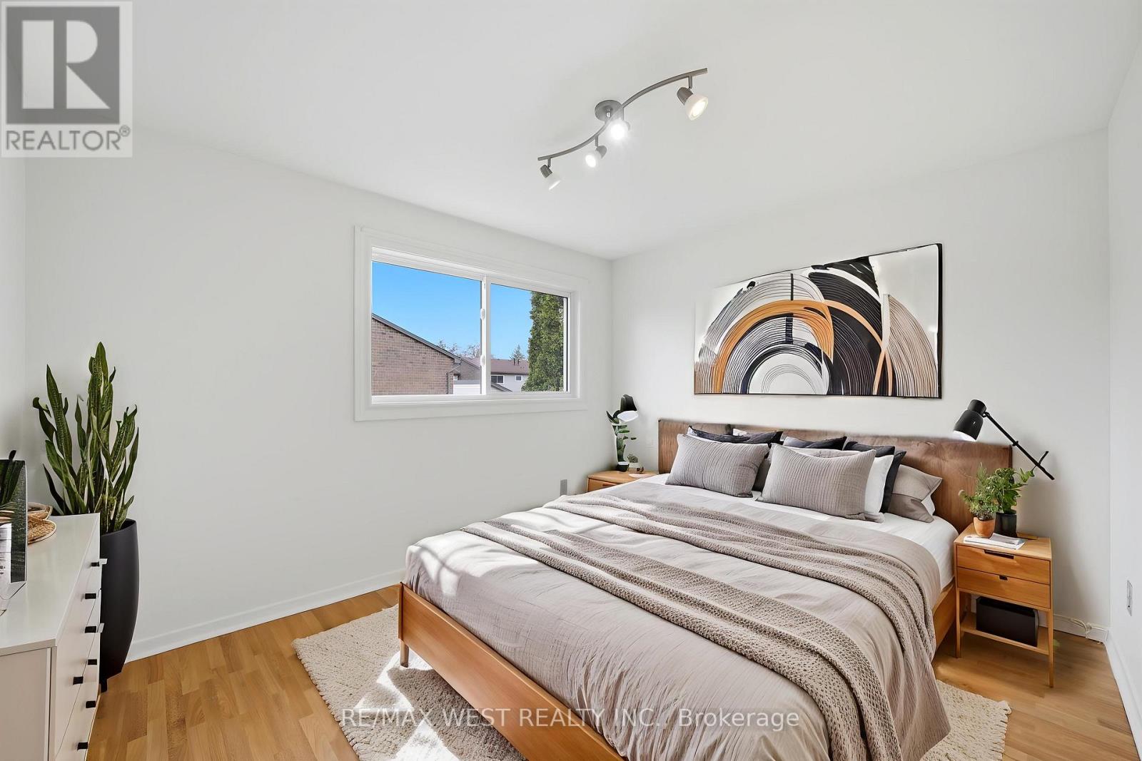 #43 318 LAURIER AVENUE - 6