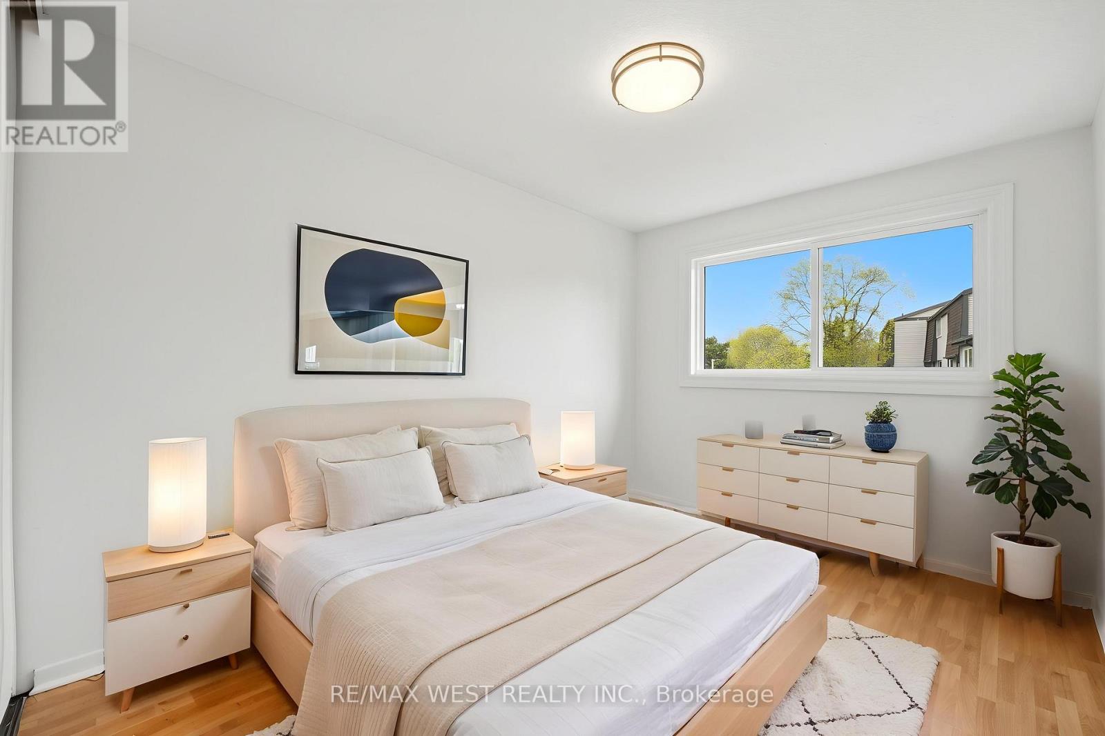 #43 318 LAURIER AVENUE - 7