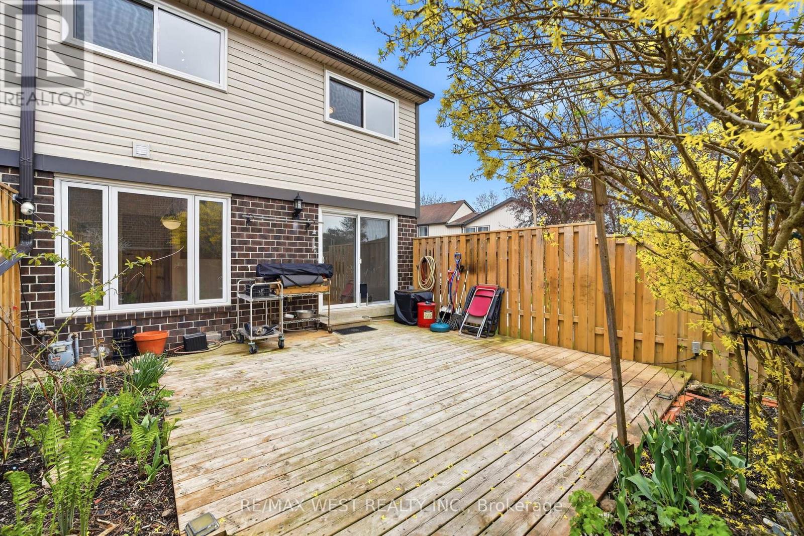 #43 318 LAURIER AVENUE - 9
