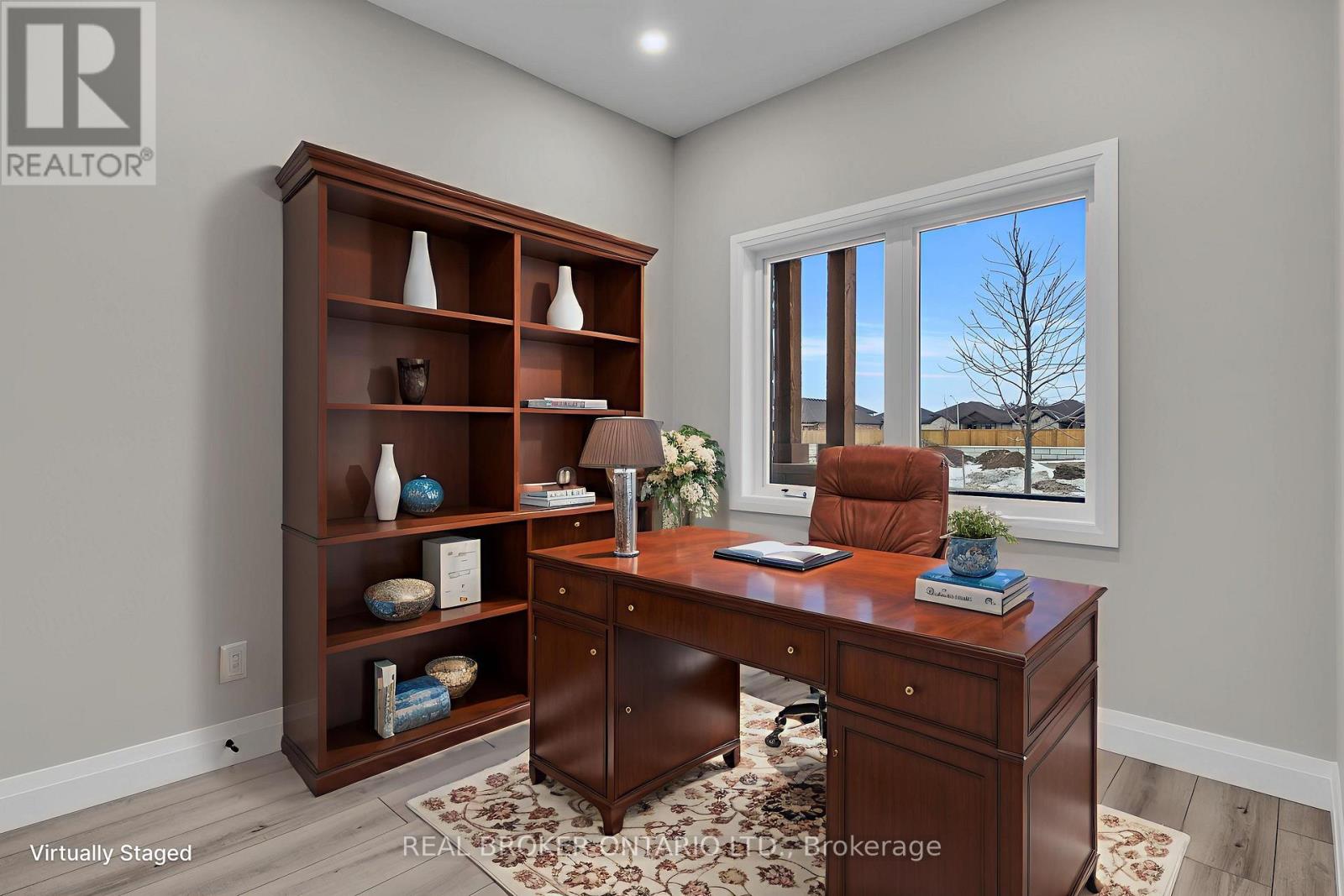 #27 29 WEYMOUTH STREET - 4