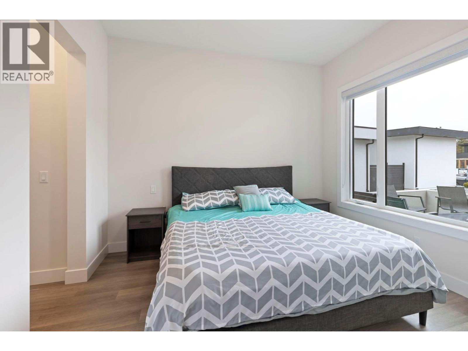 10245 Beacon Hill Drive - 22